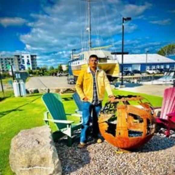 Meet your Posher, Prince - Picture 1 of 1